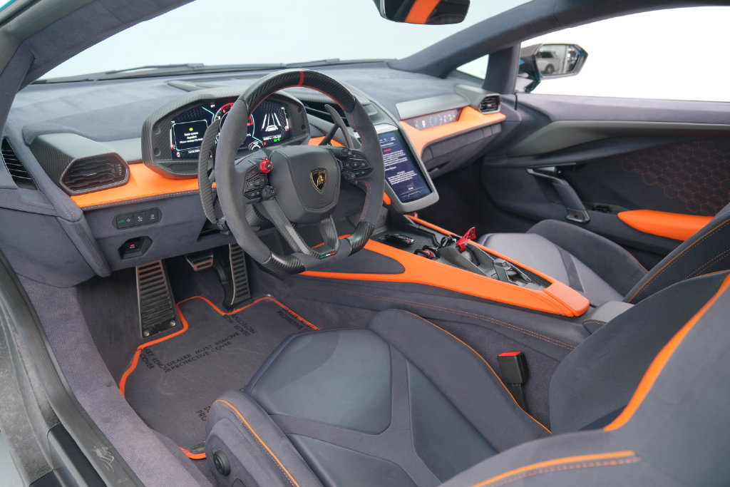 Used 2024 Lamborghini Revuelto AWD/4WD image 29