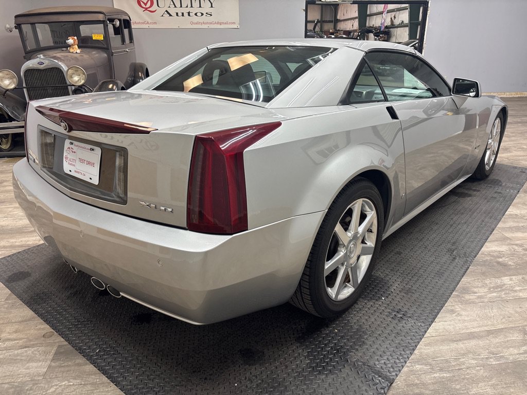 Used 2006 Cadillac XLR RWD image 19