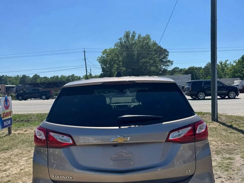 Used 2019 Chevrolet Equinox LT w/ Driver Convenience Package FWD image 8
