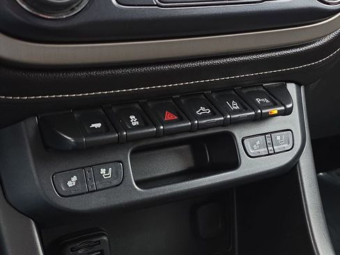 Used 2019 GMC Canyon Denali image 28