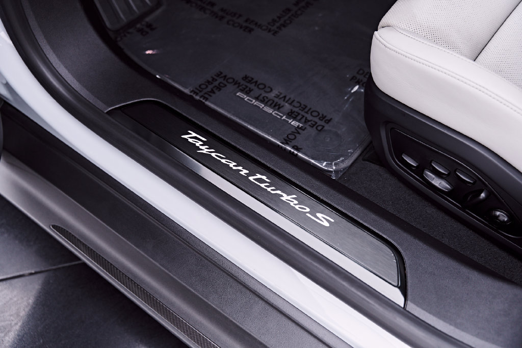 Used 2021 Porsche Taycan Turbo S AWD/4WD image 45