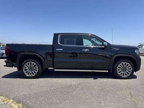 New 2026 GMC Sierra 1500 Denali Ultimate w/ LPO, Black Badging Package AWD/4WD image 3