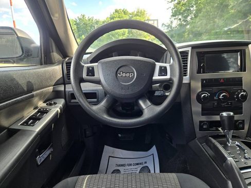 Used 2010 Jeep Grand Cherokee Laredo AWD/4WD image 35