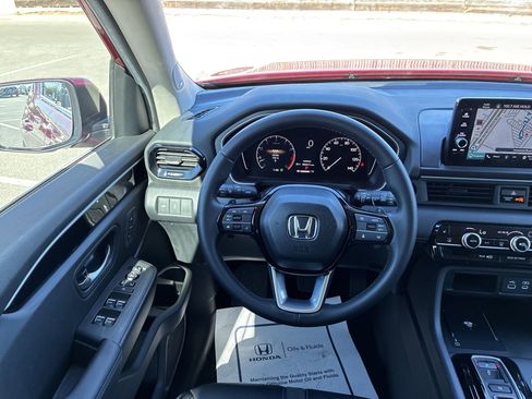 Certified 2025 Honda Pilot Touring image 25