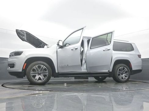 Used 2024 Jeep Wagoneer L Series II w/ Flexible Seating Group image 61