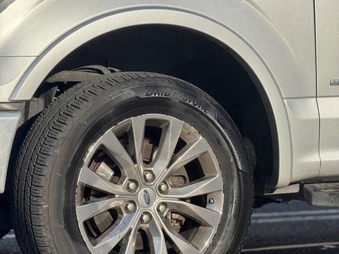 Used 2015 Ford F150 Lariat w/ Equipment Group 502A Luxury image 7