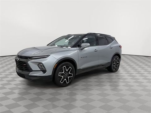 Certified 2023 Chevrolet Blazer RS w/ Driver Confidence II Package image 6