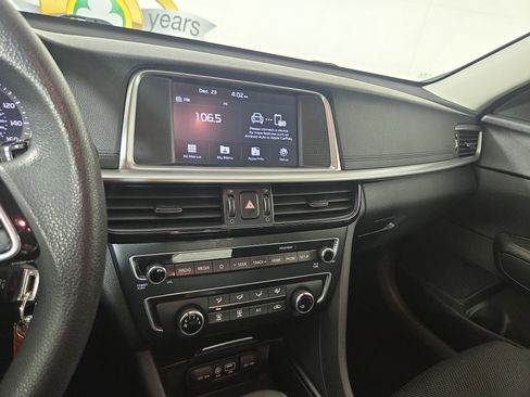 Used 2019 Kia Optima LX image 21