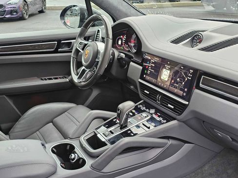 Used 2023 Porsche Cayenne GTS image 10