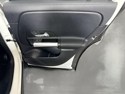 Used 2025 Mercedes-Benz GLA 250 image 28