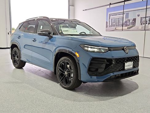 New 2026 Volkswagen Tiguan SE R-Line AWD/4WD image 5