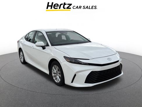 Used 2025 Toyota Camry LE FWD image 1