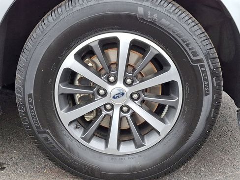 Used 2020 Ford Expedition XLT w/ Equipment Group 202A AWD/4WD image 27