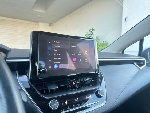 Used 2025 Toyota Corolla LE image 21