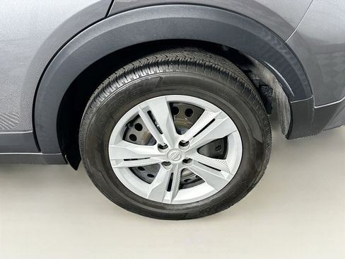 Used 2024 Nissan Kicks S FWD image 11