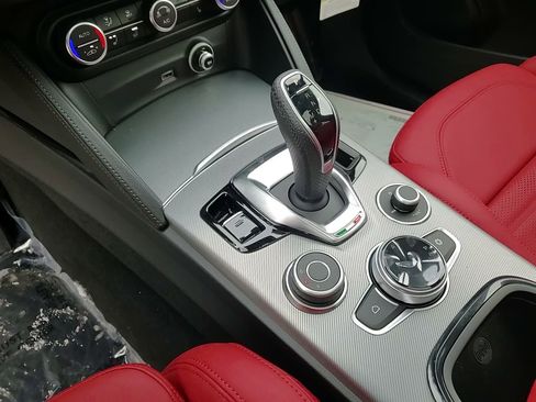 New 2025 Alfa Romeo Stelvio Sprint image 32