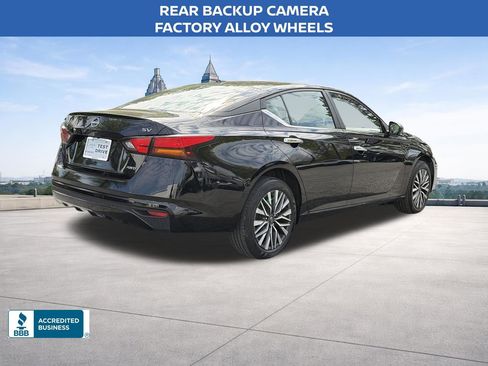 Used 2024 Nissan Altima 2.5 SV AWD/4WD image 5
