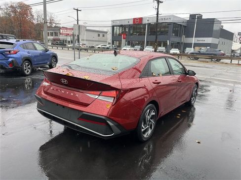 Used 2025 Hyundai Elantra Sport image 8