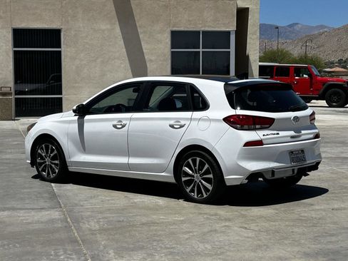 Used 2020 Hyundai Elantra GT w/ Style Package 02 FWD image 6