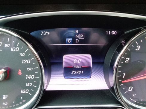 Used 2019 Mercedes-Benz E 300 4MATIC image 4