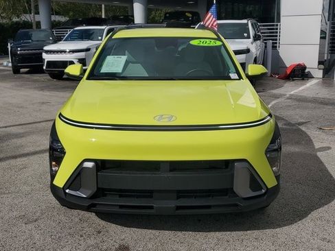 Used 2025 Hyundai Kona SEL FWD image 2