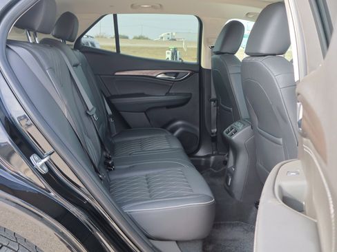 Used 2023 Buick Envision Avenir image 34