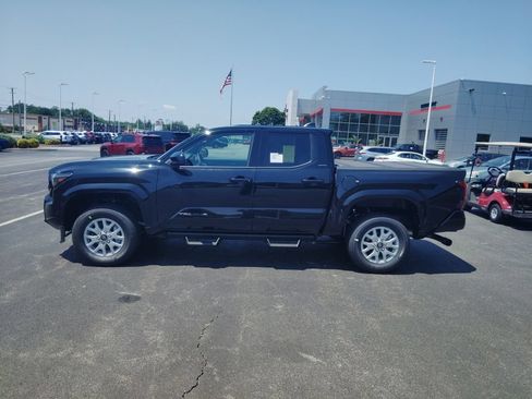 New 2026 Toyota Tacoma SR5 AWD/4WD image 4