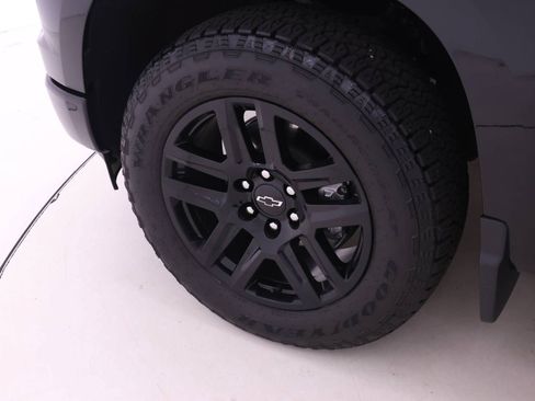 Used 2025 Chevrolet Silverado 1500 RST AWD/4WD image 9