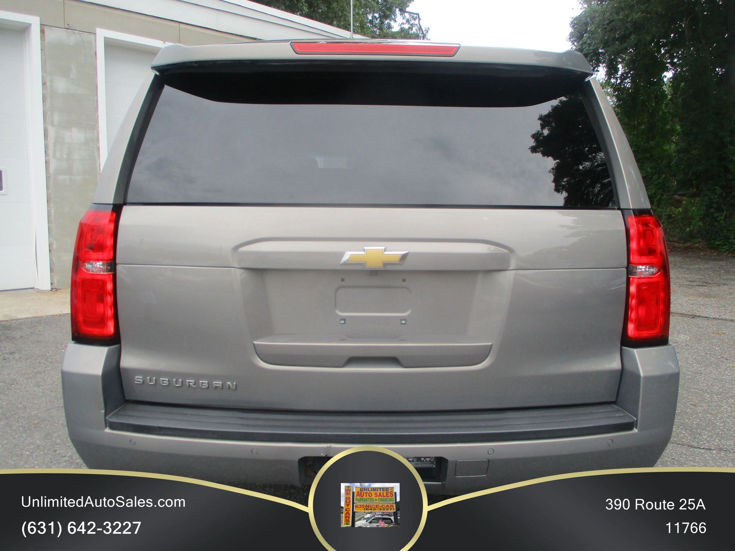 Used 2018 Chevrolet Suburban LT AWD/4WD image 16
