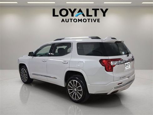 Used 2022 GMC Acadia Denali w/ Denali Technology Package image 3