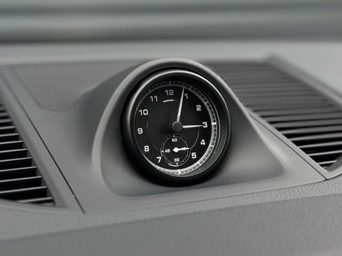 Certified 2025 Porsche Macan image 27