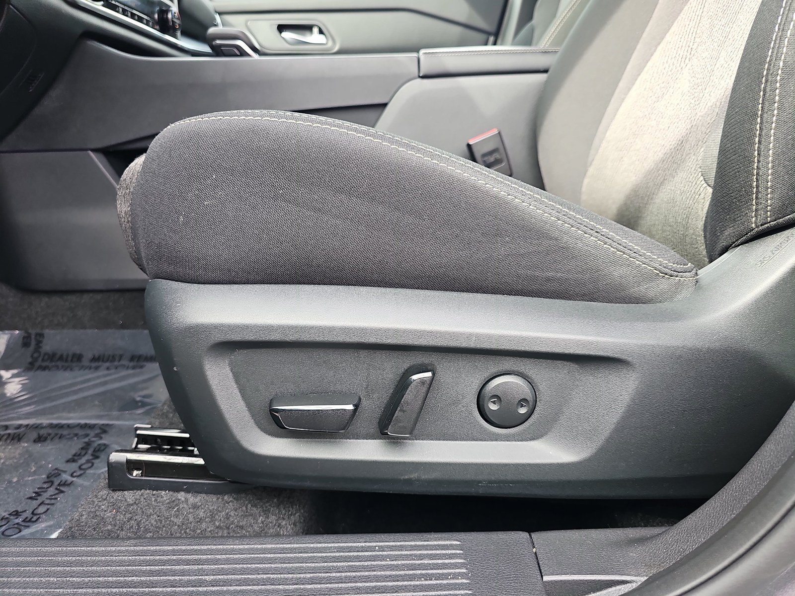 Used 2026 Nissan Rogue SV FWD image 25