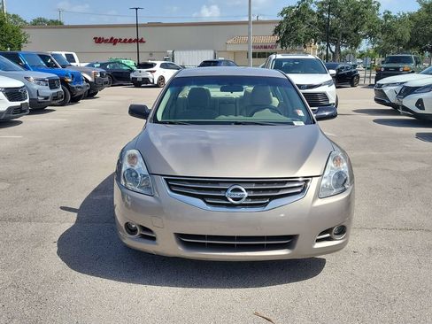 Used 2012 Nissan Altima 2.5 S w/ Special Edition Pkg FWD image 2