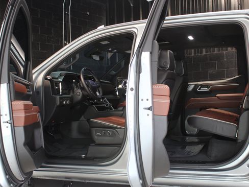 Used 2026 GMC Sierra 1500 Denali Ultimate w/ LPO, Black Badging Package AWD/4WD image 37