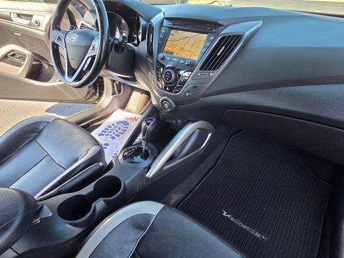 Used 2015 Hyundai Veloster Turbo w/ Option Group 04 FWD image 26
