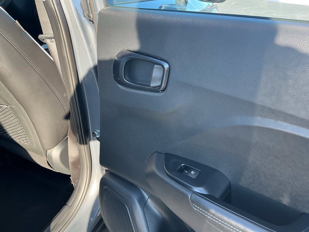 Certified 2023 Hyundai Venue Limited FWD image 32