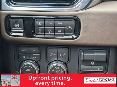 Used 2026 GMC Yukon Denali Ultimate AWD/4WD image 17