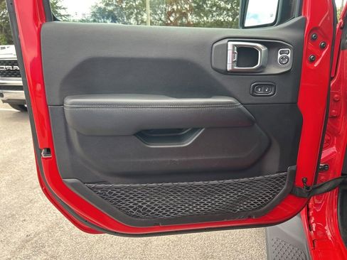 Used 2023 Jeep Gladiator Overland image 31