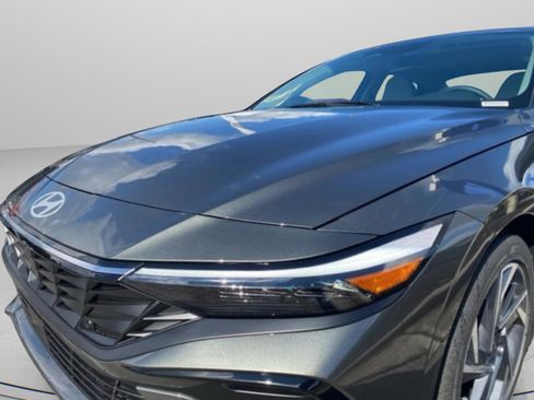 New 2026 Hyundai Elantra Limited FWD image 5