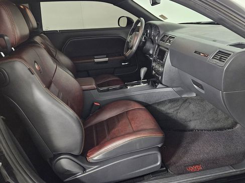 Used 2014 Dodge Challenger R/T image 28