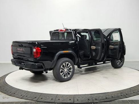 New 2026 GMC Canyon Denali image 15