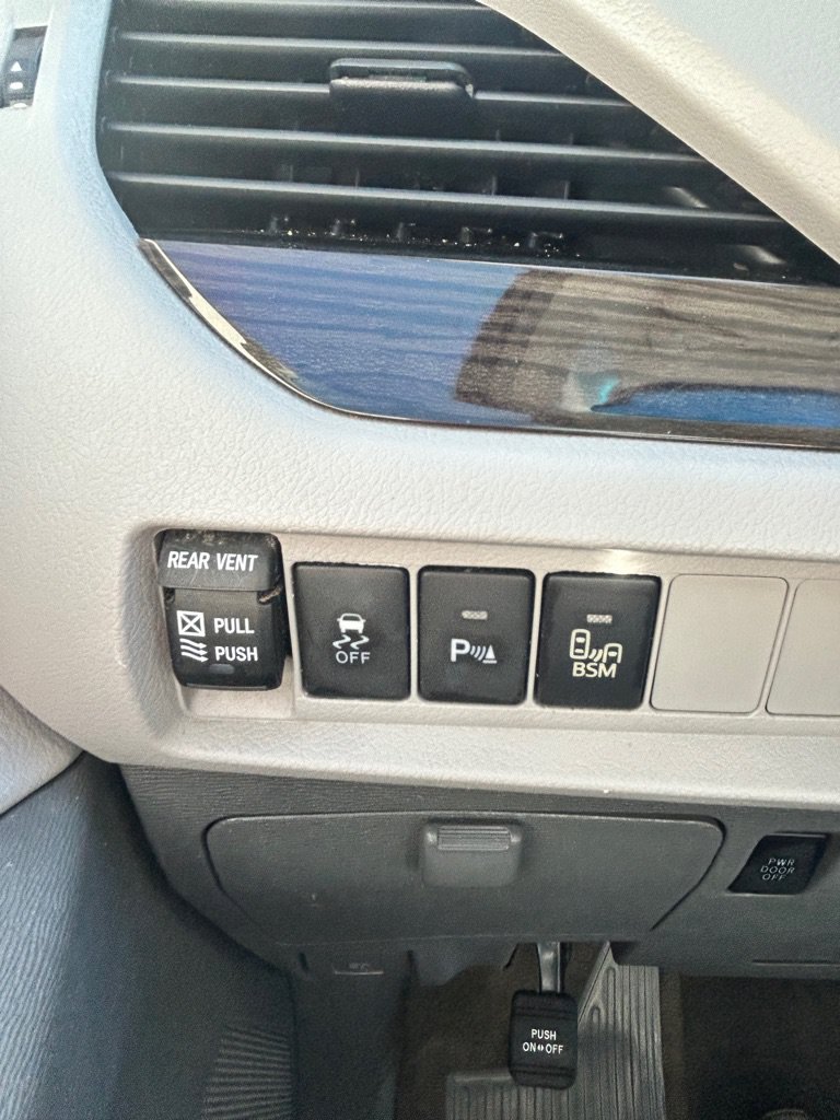 Used 2015 Toyota Sienna XLE Premium FWD image 15
