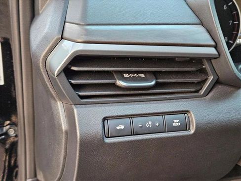 Used 2025 Nissan Altima 2.5 SV image 11