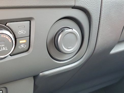 Certified 2025 Nissan Frontier PRO-4X w/ Interior Protection Package AWD/4WD image 20