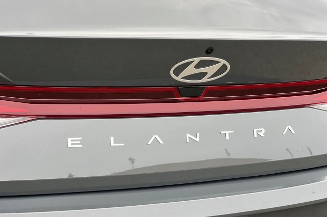 New 2026 Hyundai Elantra SE FWD image 8