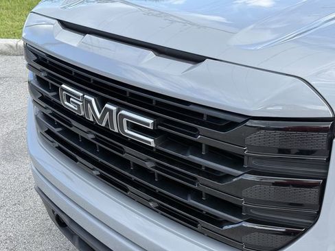 Used 2024 GMC Sierra 1500 Elevation AWD/4WD image 7