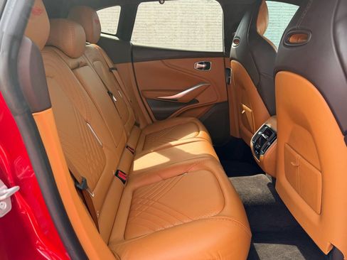 Used 2021 Aston Martin DBX image 22