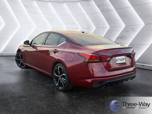 Used 2023 Nissan Altima 2.5 SR image 3