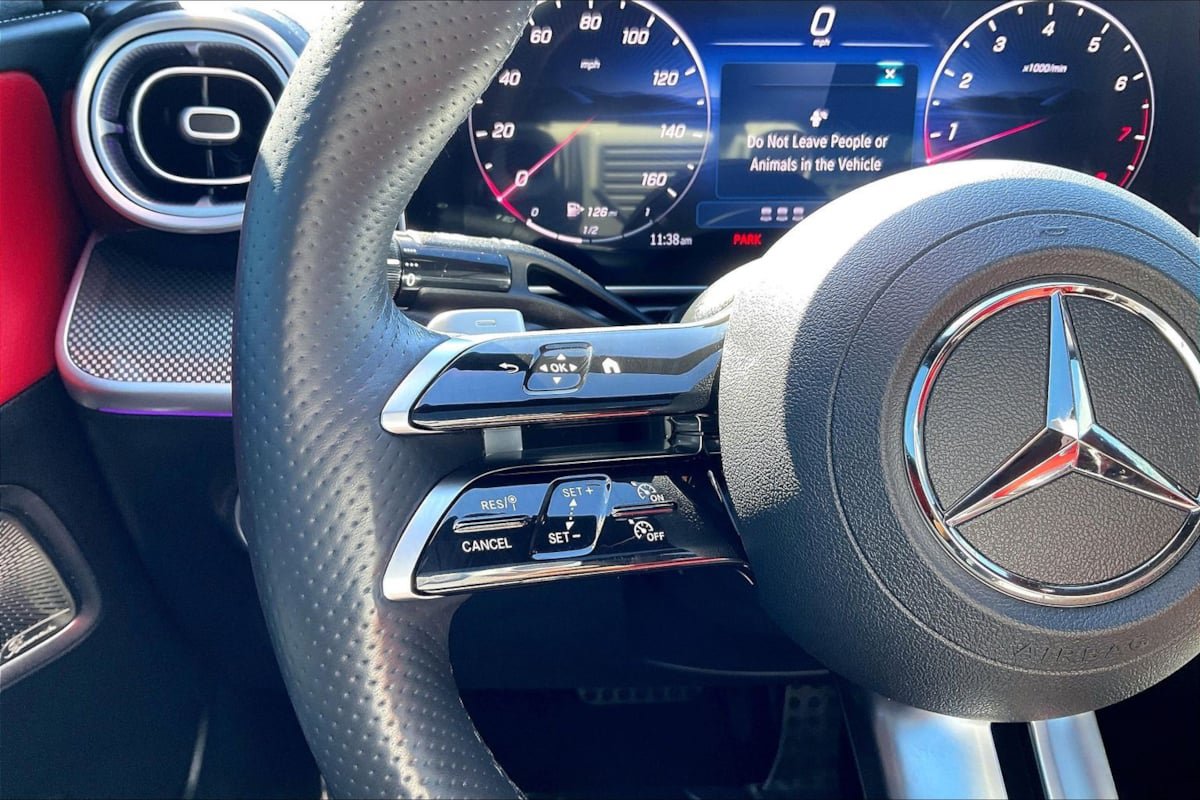 Used 2025 Mercedes-Benz C 300 Sedan image 15