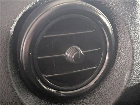 Used 2020 Mercedes-Benz Metris Passenger image 19